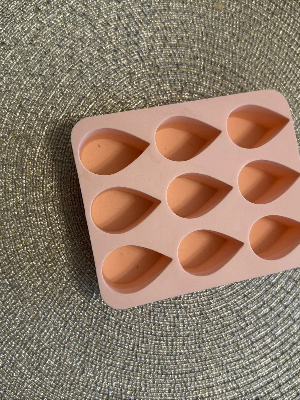 Summer Water Silicone Droplet -Shaped Mold - Pink 🍷